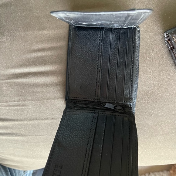 Wallet - Picture 2 of 3